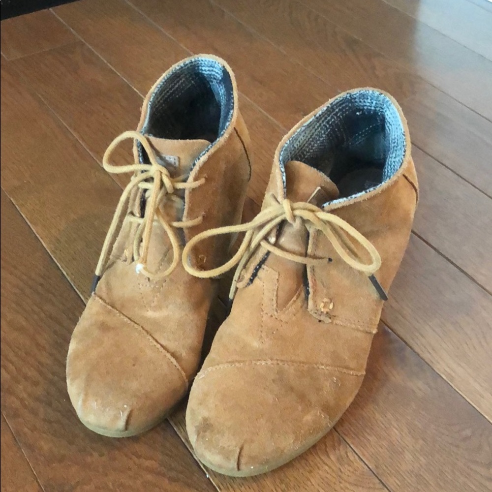 Toms Moccasin Bootie SZ 7.5